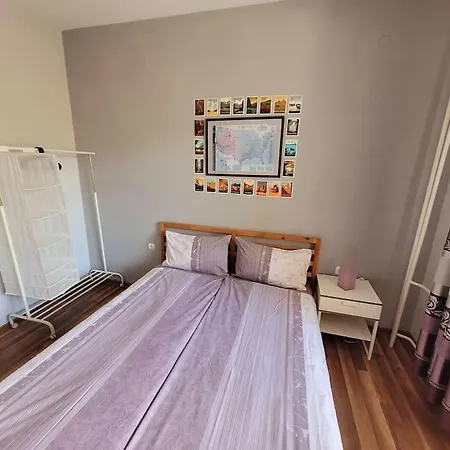 Center 2 Bdrm Apartment, 5min From Square & Garden, Free Parking Apartment Plovdiv