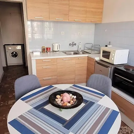 Apartment Center 2 Bdrm Apartment, 5min From Square & Garden, Free Parking Plovdiv