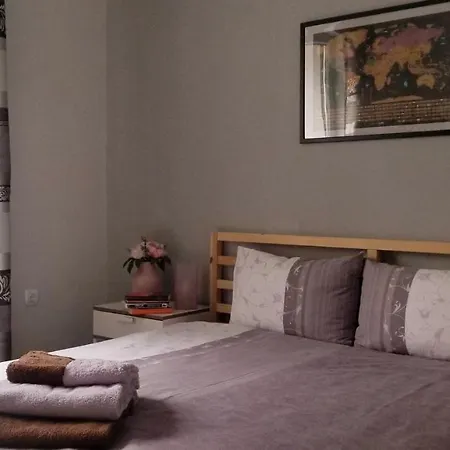 Center 2 Bdrm Apartment, 5min From Square & Garden, Free Parking Plovdiv